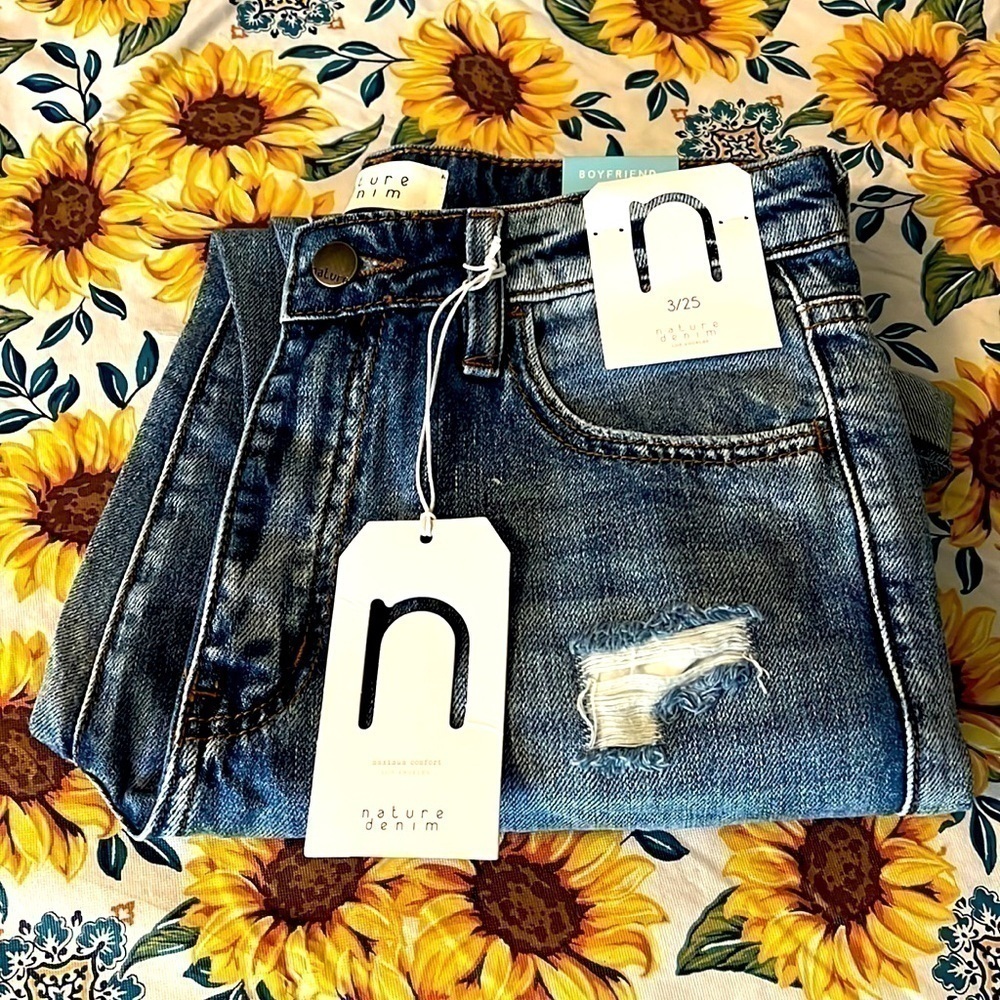 NWT pink lily distressed boyfriend size3/25
